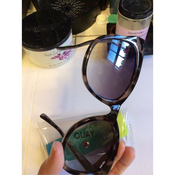 1 left! Host pick! 🌾RARE quay Its My Way tortoise large sunglasses - Picture 7 of 8